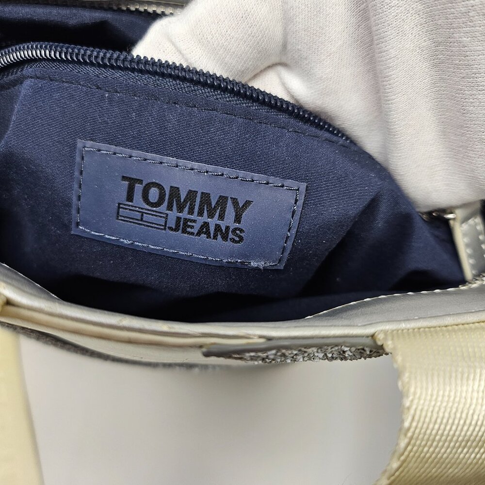 Tommy Jeans crossbody bag REFLECTIVE! - Picture 10 of 15